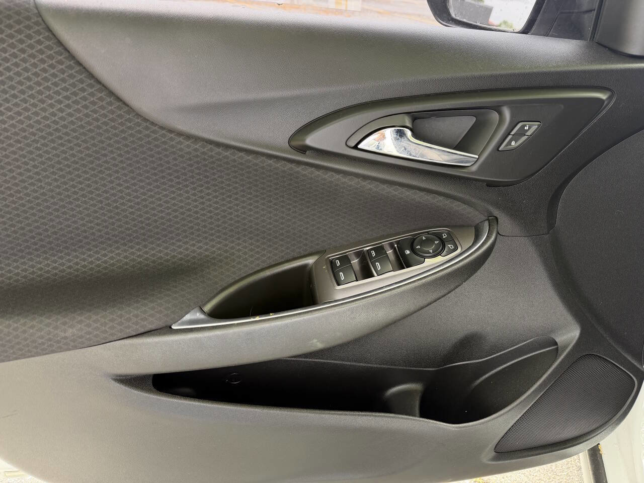 Used 2018 Chevrolet Malibu LT image 5