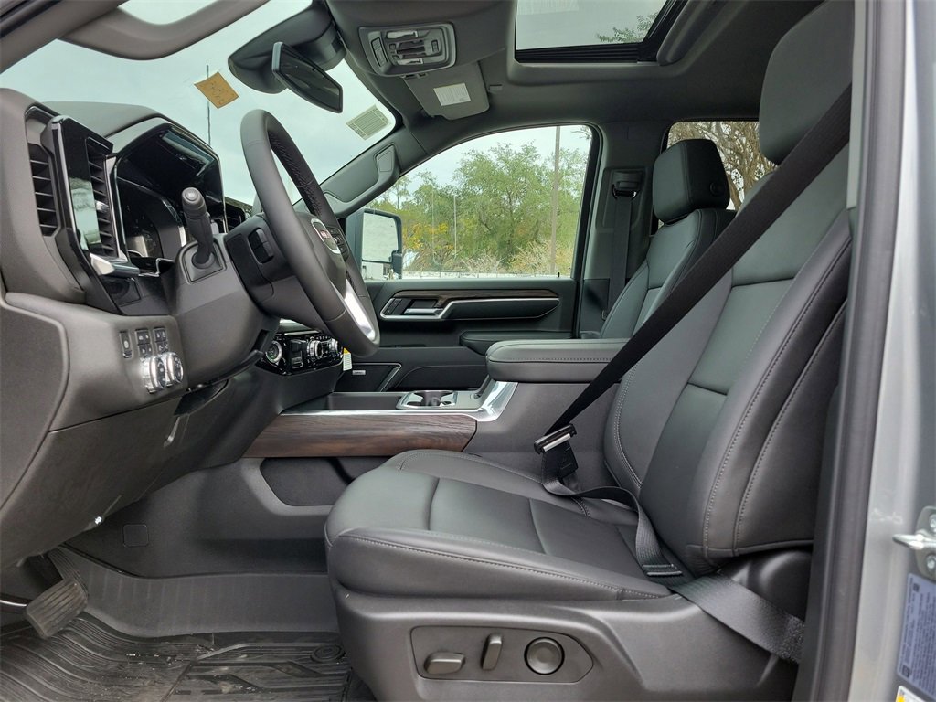 New 2025 GMC Sierra 3500 SLT w/ SLT Premium Package image 24