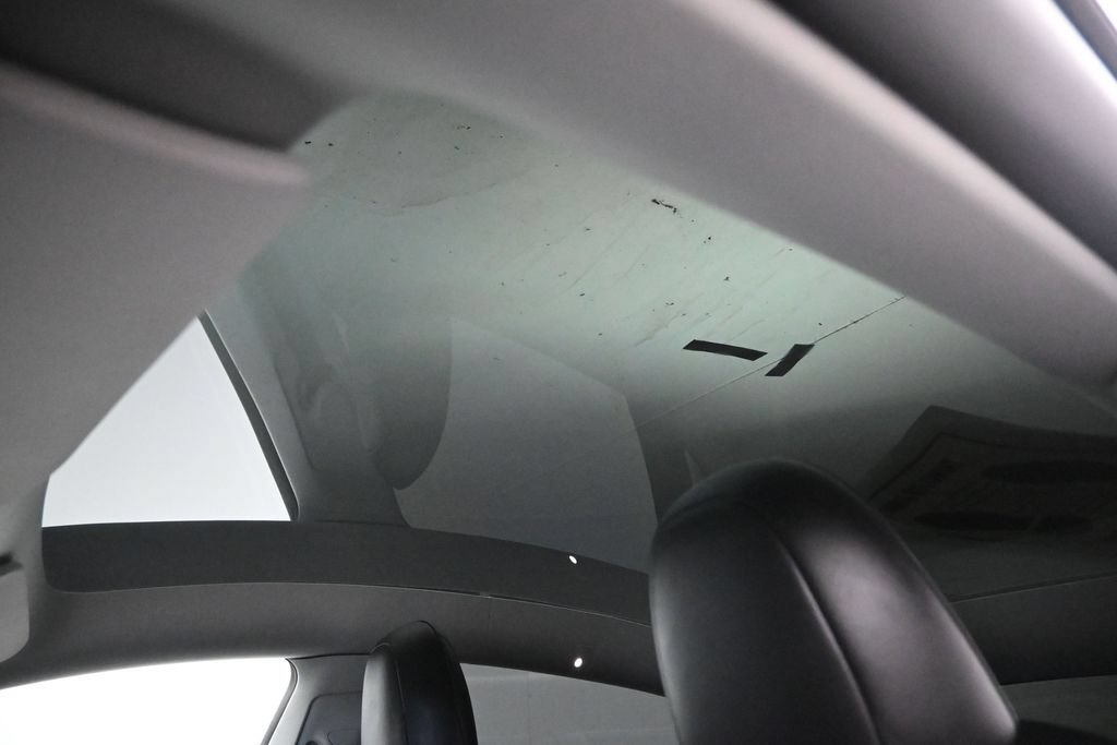 Used 2022 Tesla Model Y Long Range AWD/4WD image 17
