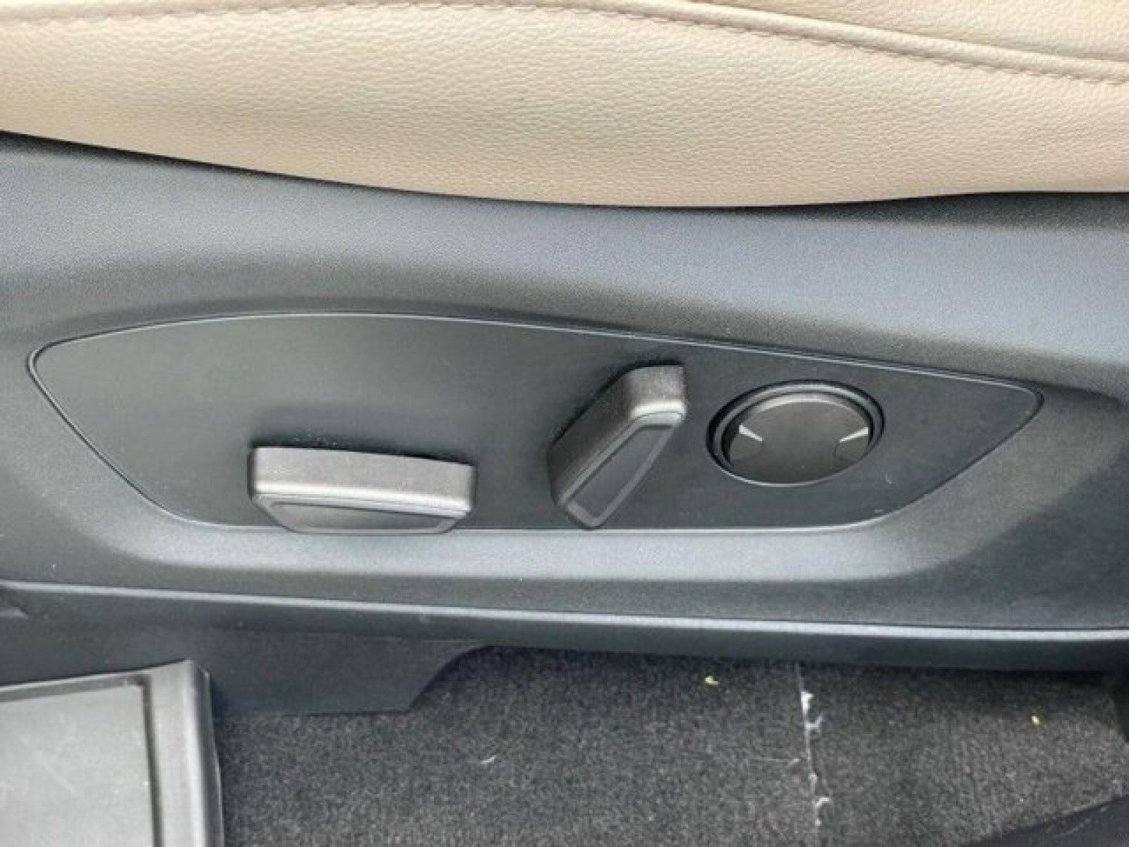 Used 2021 Ford Explorer Limited w/ Equipment Group 301A image 41