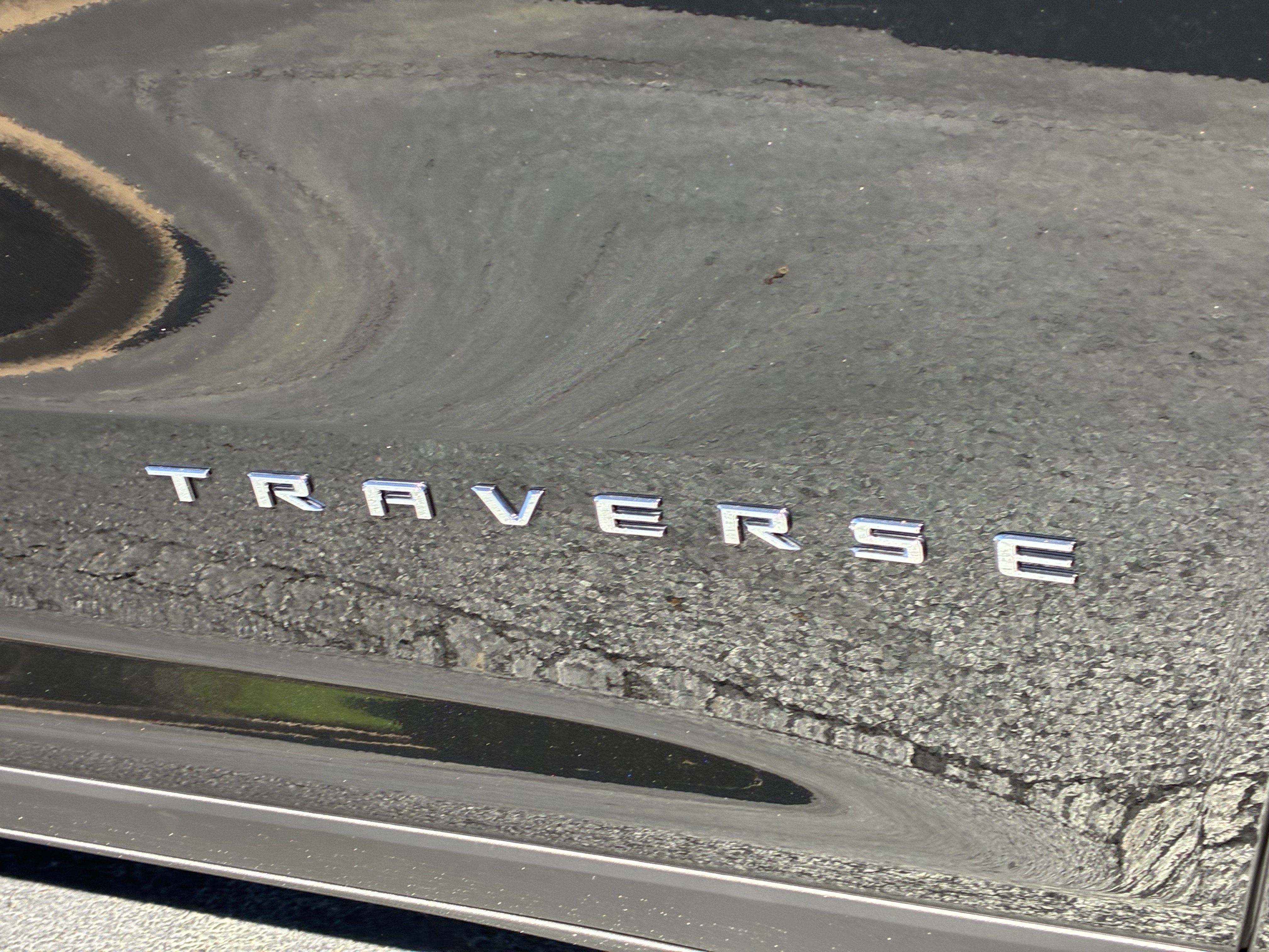 New 2027 Chevrolet Traverse LT FWD image 7
