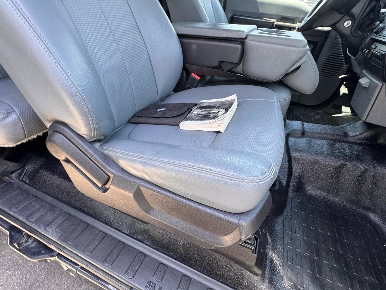 Used 2016 Ford F550 4x4 SuperCab Super Duty image 44