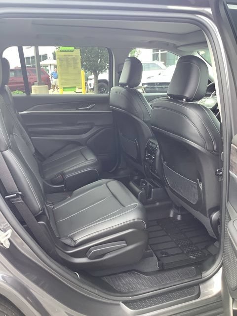 Certified 2023 Jeep Grand Cherokee L Limited AWD/4WD image 27