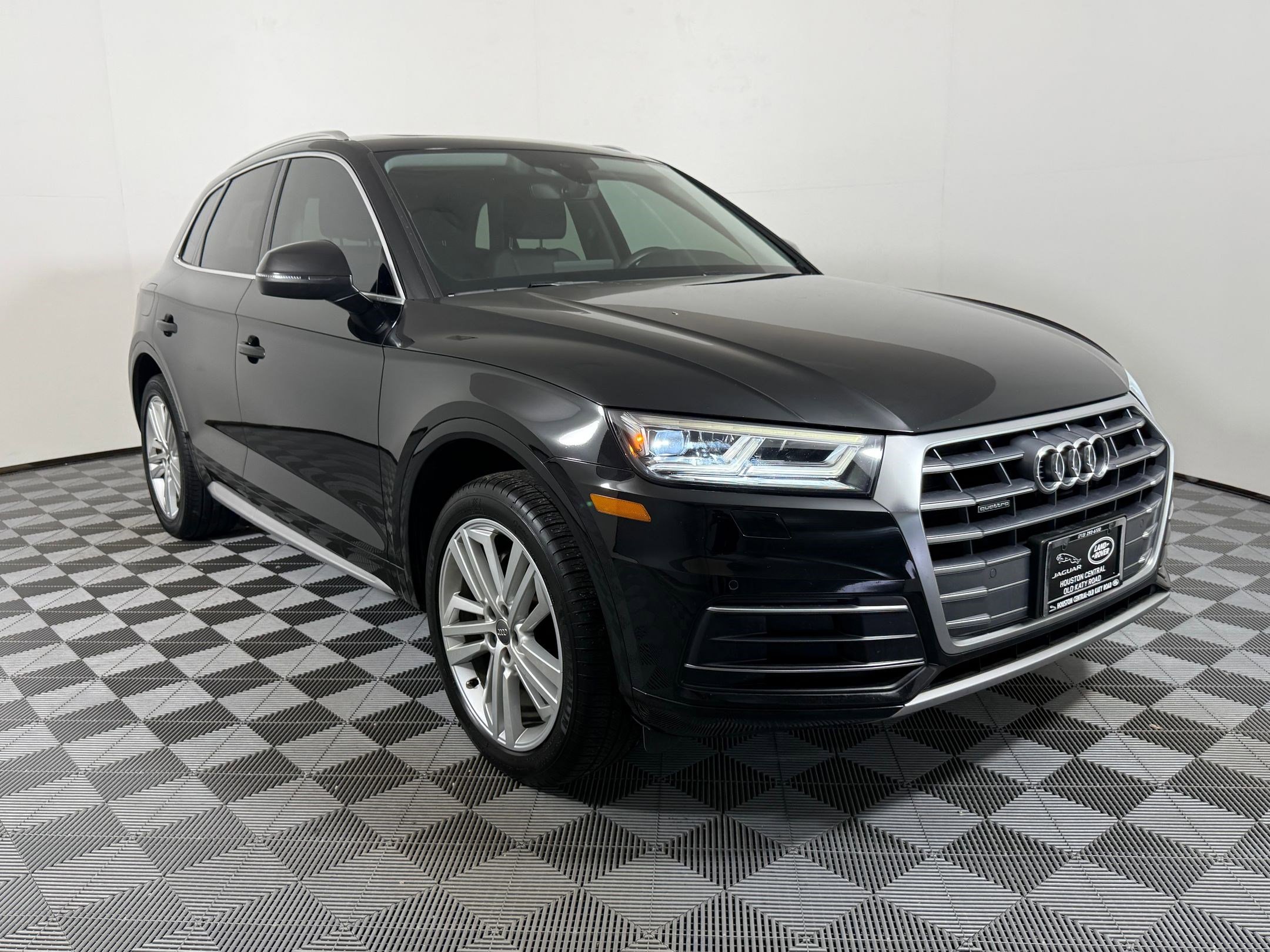 Used 2019 Audi Q5 2.0T Premium Plus w/ Premium Plus Package AWD/4WD image 8