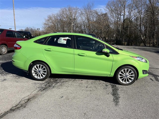 Used 2014 Ford Fiesta SE w/ Equipment Group 201A image 2