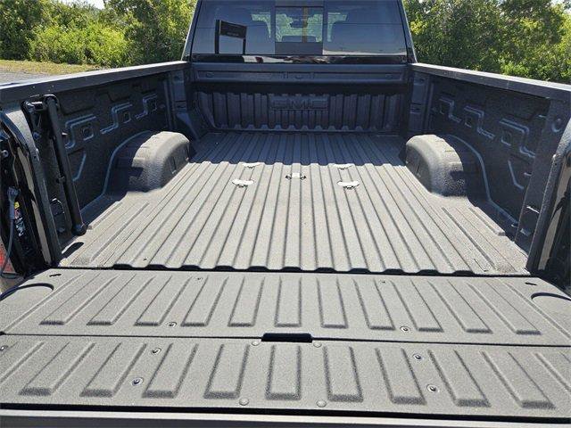 New 2025 GMC Sierra 2500 Denali w/ Denali Reserve Package image 13