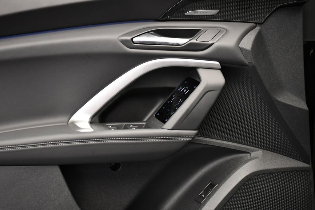 Used 2025 Audi Q5 Premium Plus w/ Premium Plus image 32