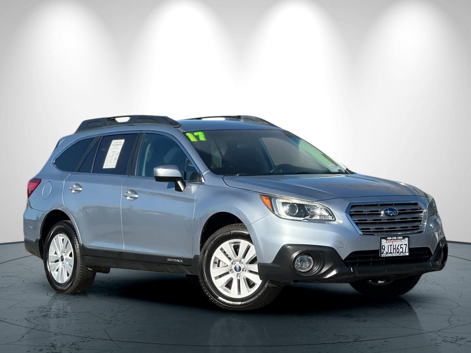 Used 2017 Subaru Outback 2.5i Premium image 2