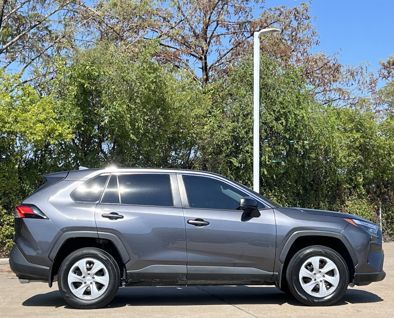 Used 2024 Toyota RAV4 LE FWD image 3