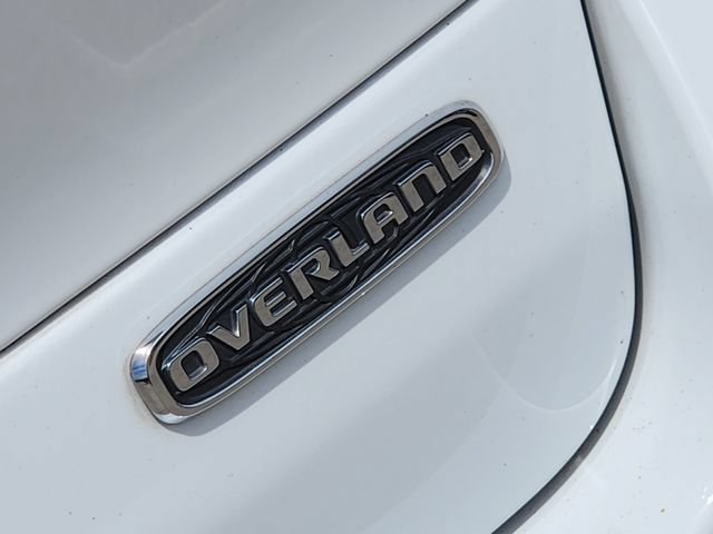 Used 2022 Jeep Grand Cherokee Overland w/ Luxury Tech Group IV AWD/4WD image 11