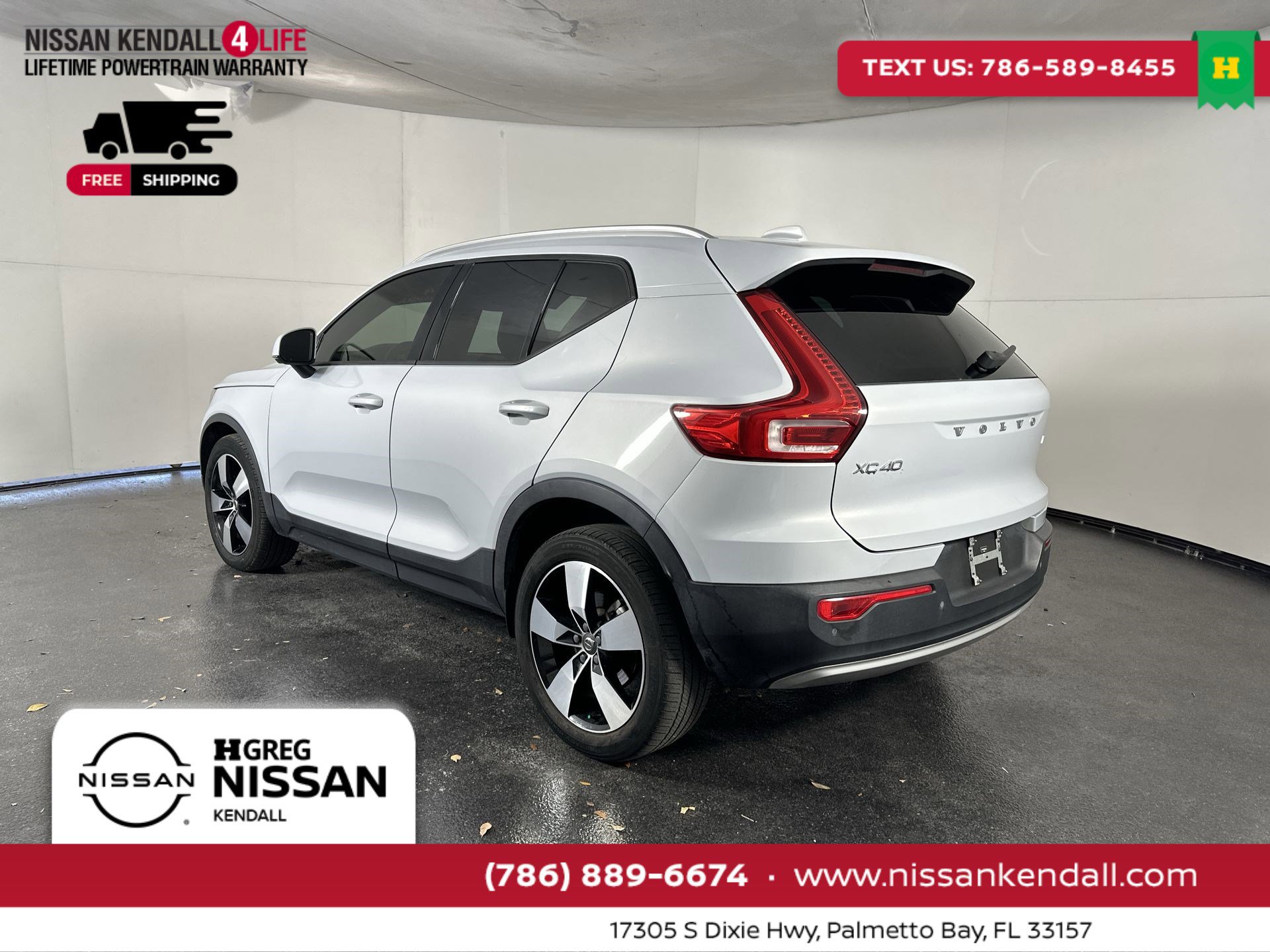 Used 2021 Volvo XC40 T4 Momentum w/ Protection Package Premier image 8