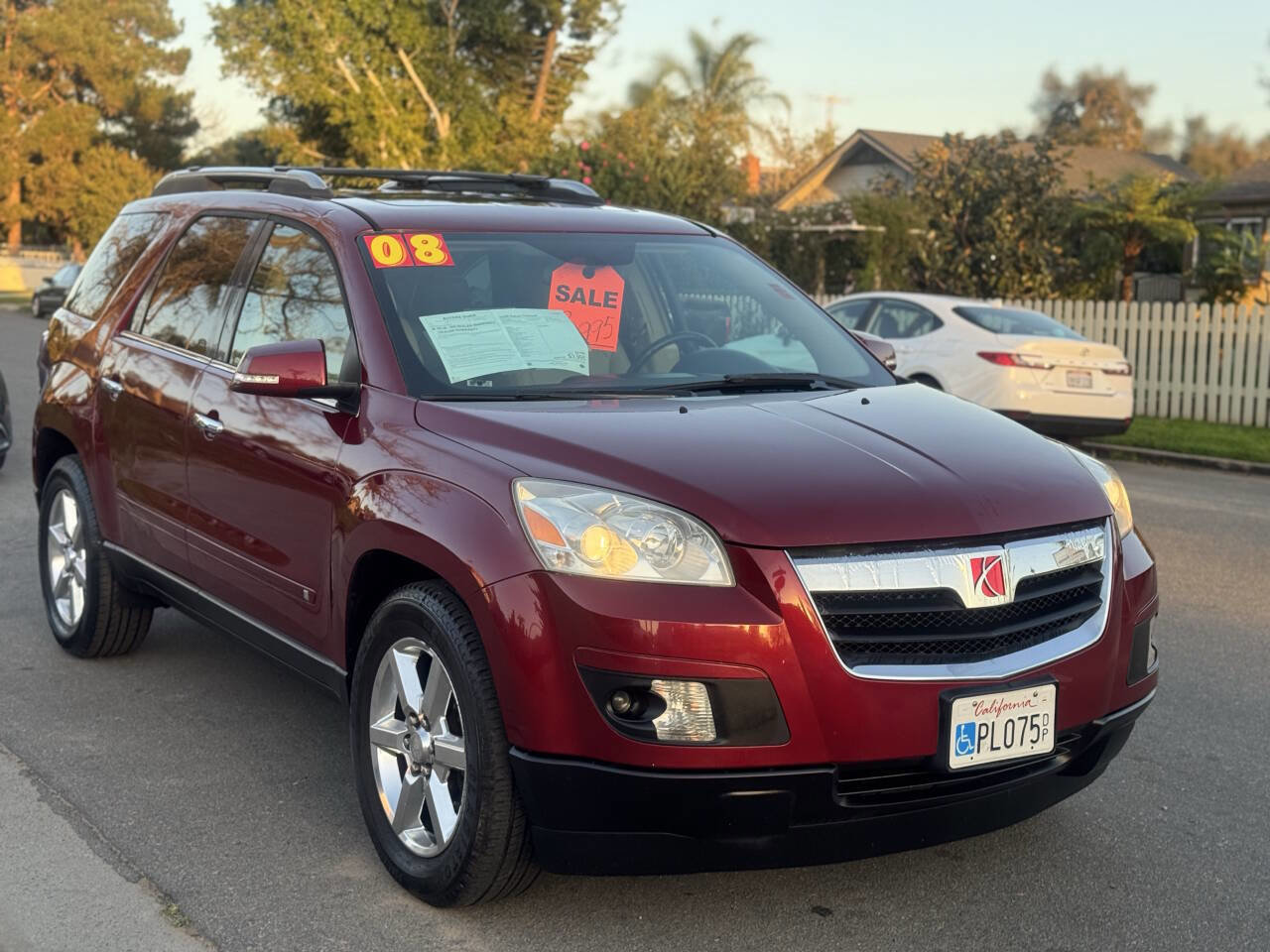 Used 2008 Saturn Outlook XR w/ Luxury Package image 3