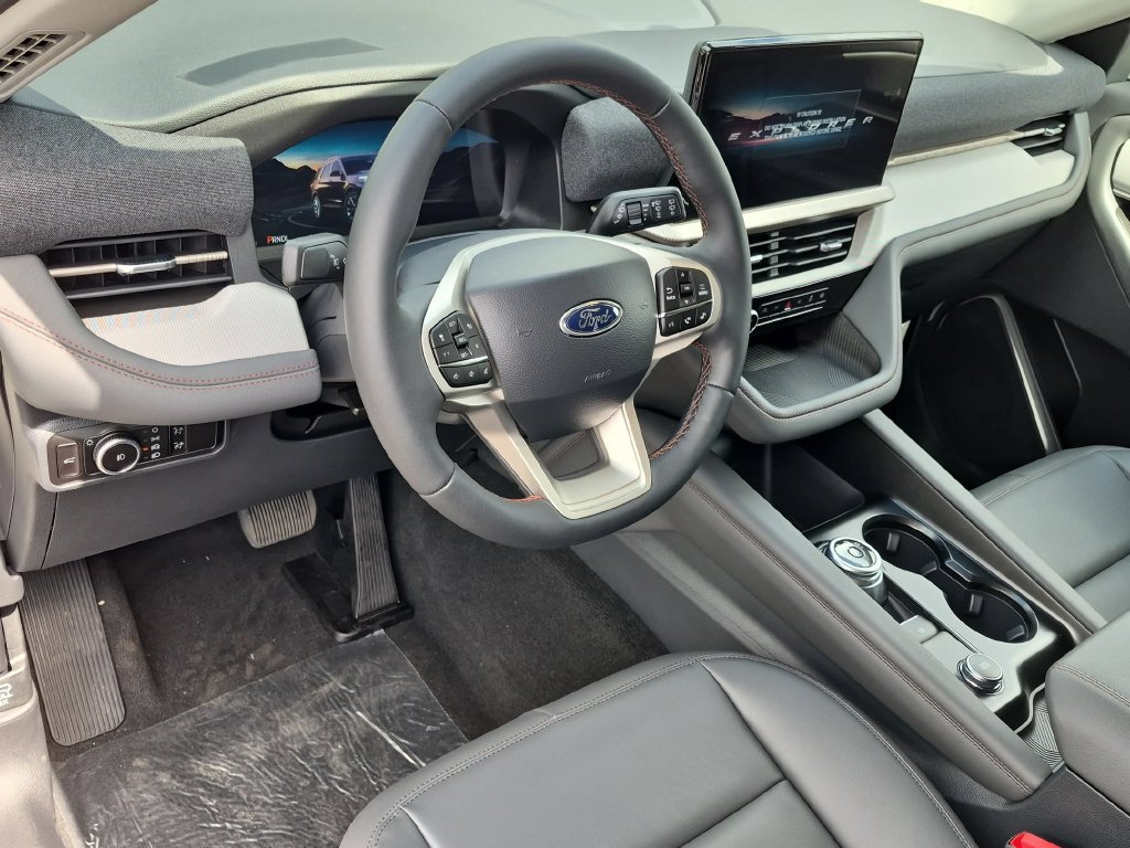 New 2026 Ford Explorer Active w/ Active Comfort Package AWD/4WD image 10