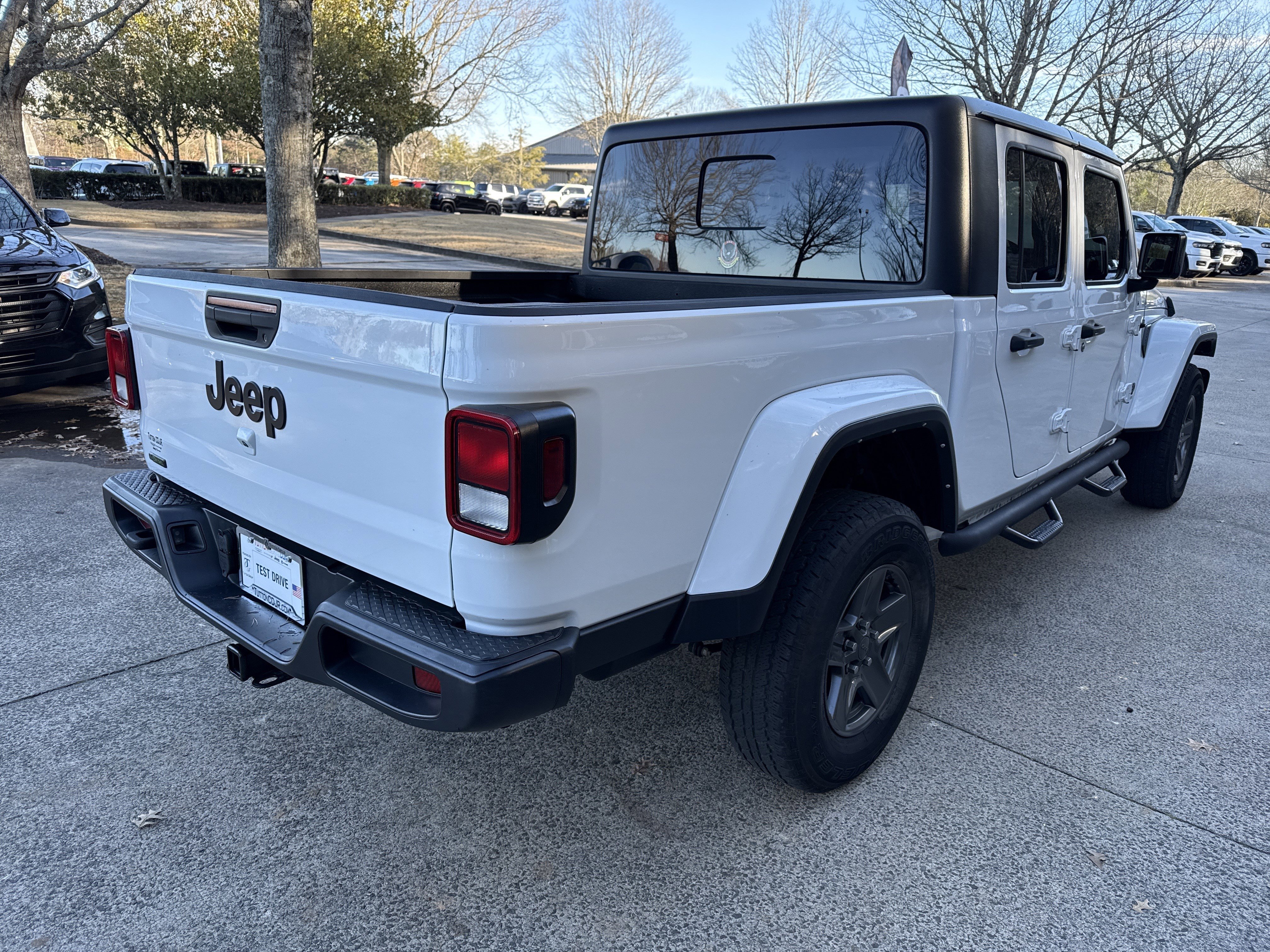 Used 2022 Jeep Gladiator Sport image 7