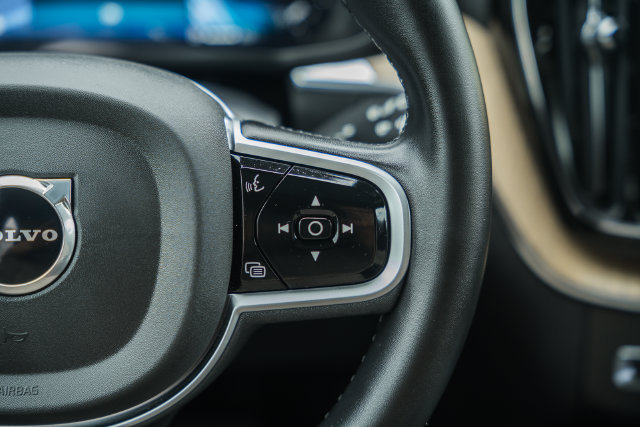Certified 2026 Volvo XC60 B5 Plus AWD/4WD image 29