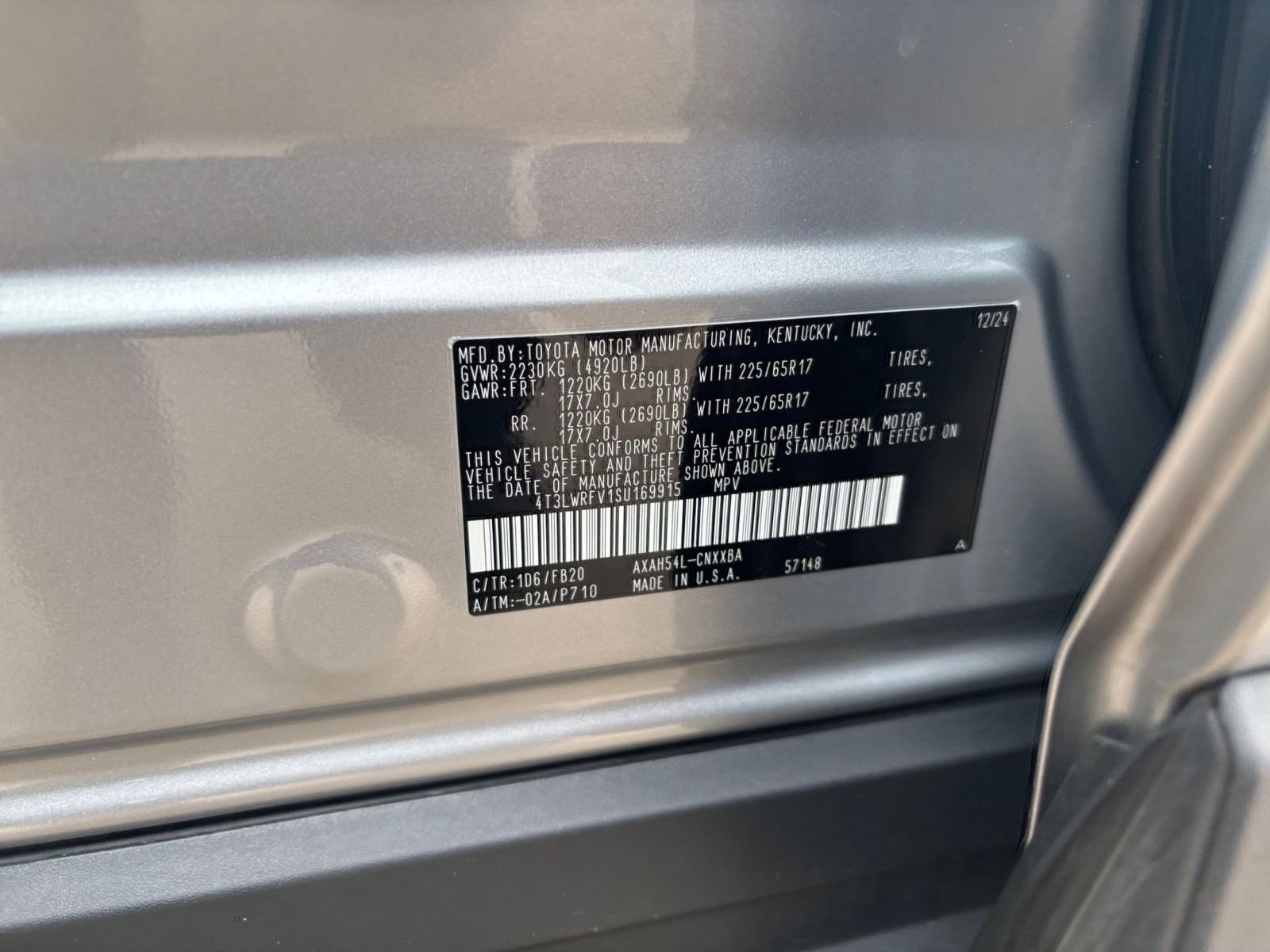 Used 2025 Toyota RAV4 LE image 28