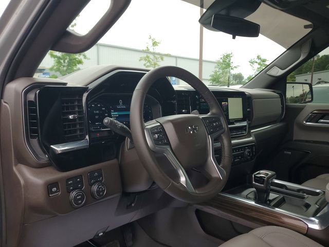 Used 2024 Chevrolet Silverado 1500 LT Trail Boss w/ Convenience Package II AWD/4WD image 21