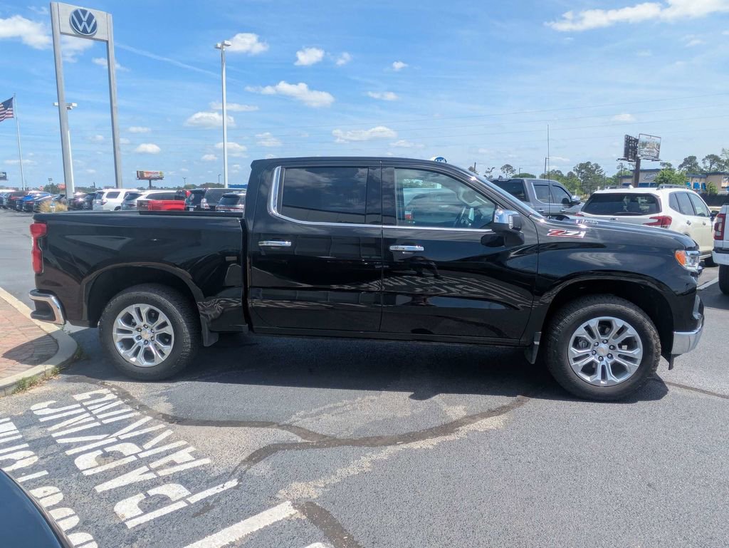Used 2025 Chevrolet Silverado 1500 LTZ w/ Technology Package AWD/4WD image 3