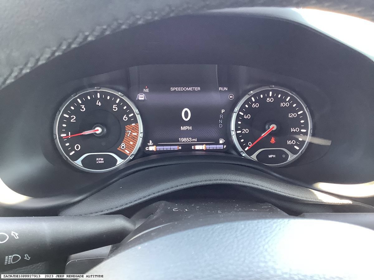 Used 2023 Jeep Renegade Altitude AWD/4WD image 13