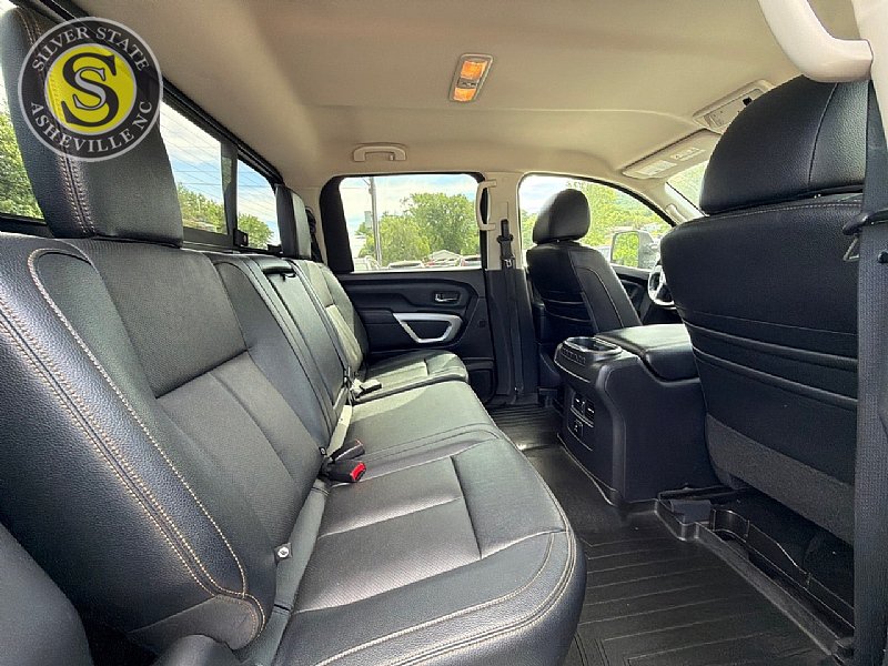 Used 2018 Nissan Titan SL w/ Chrome Package AWD/4WD image 17