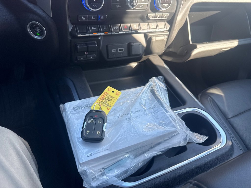 Used 2020 GMC Sierra 1500 SLT w/ SLT Premium Package AWD/4WD image 39