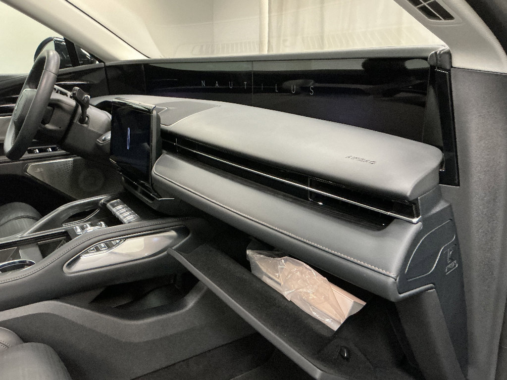 Used 2026 Lincoln Nautilus Reserve AWD/4WD image 39