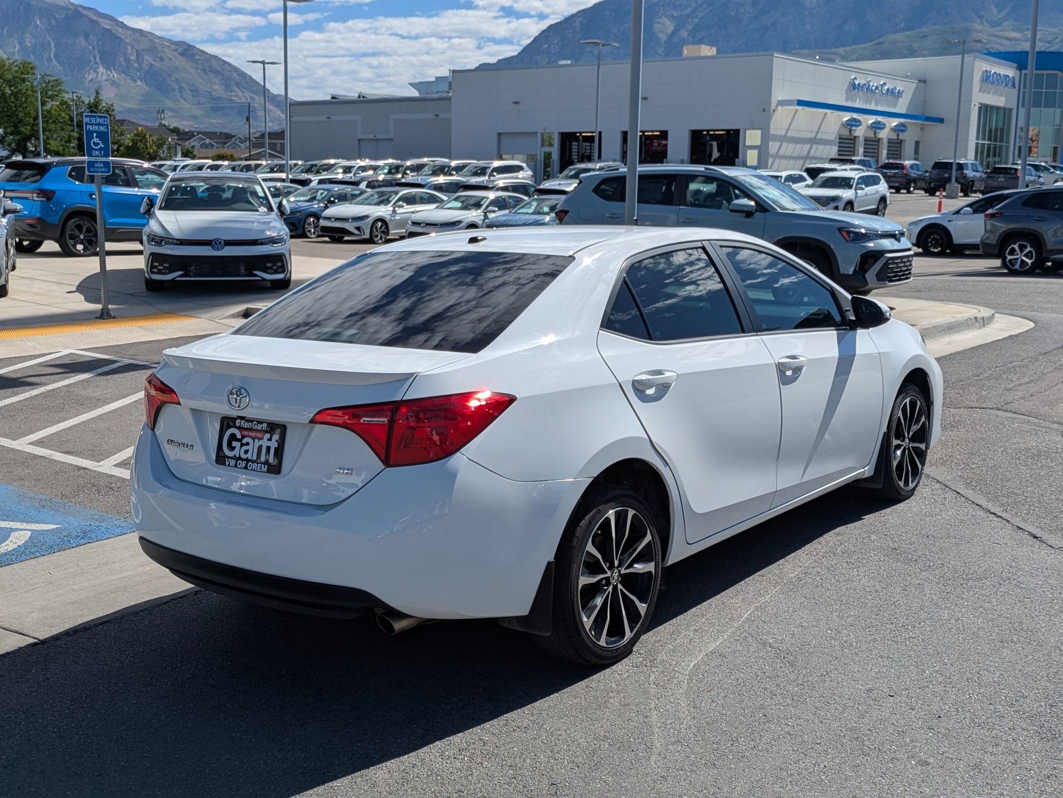 Used 2019 Toyota Corolla SE FWD image 3