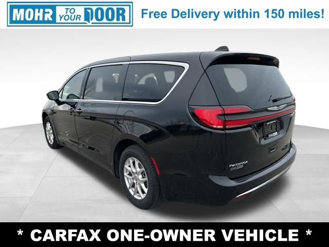 Used 2024 Chrysler Pacifica Touring-L image 7