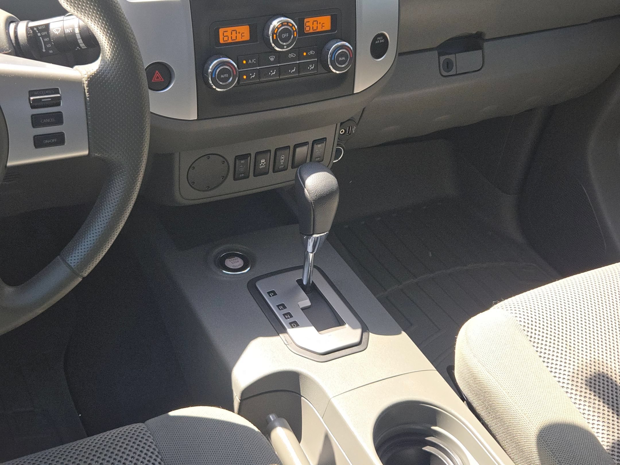 Used 2021 Nissan Frontier SV w/ Midnight Edition Floor Mats RWD image 18
