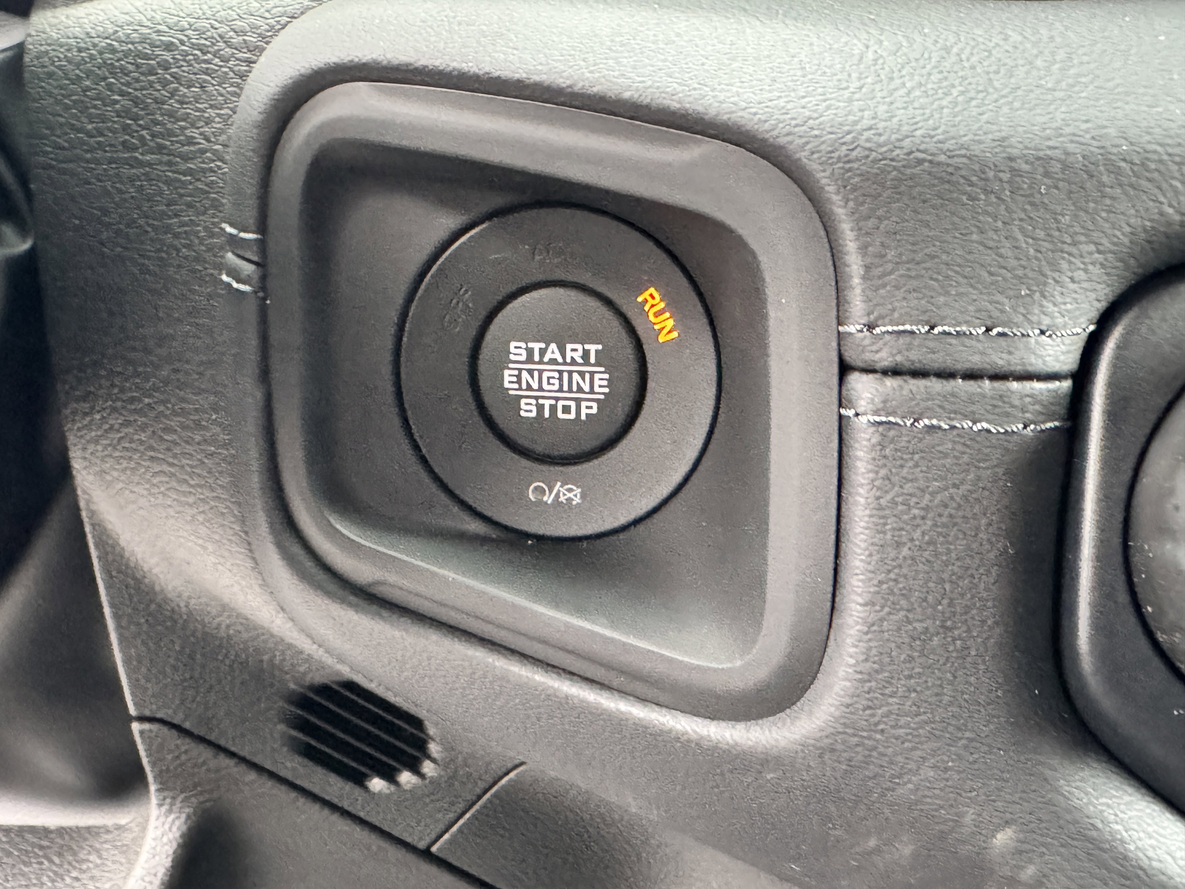 New 2025 Jeep Wrangler Unlimited Rubicon image 27