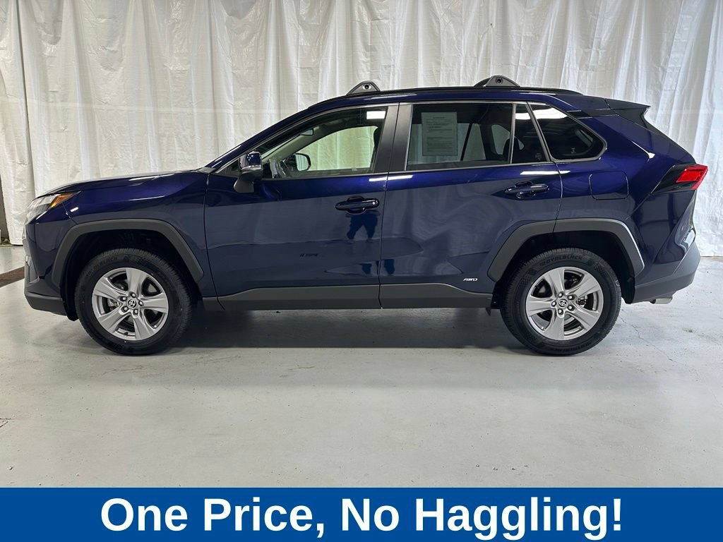 Used 2025 Toyota RAV4 XLE AWD/4WD image 4