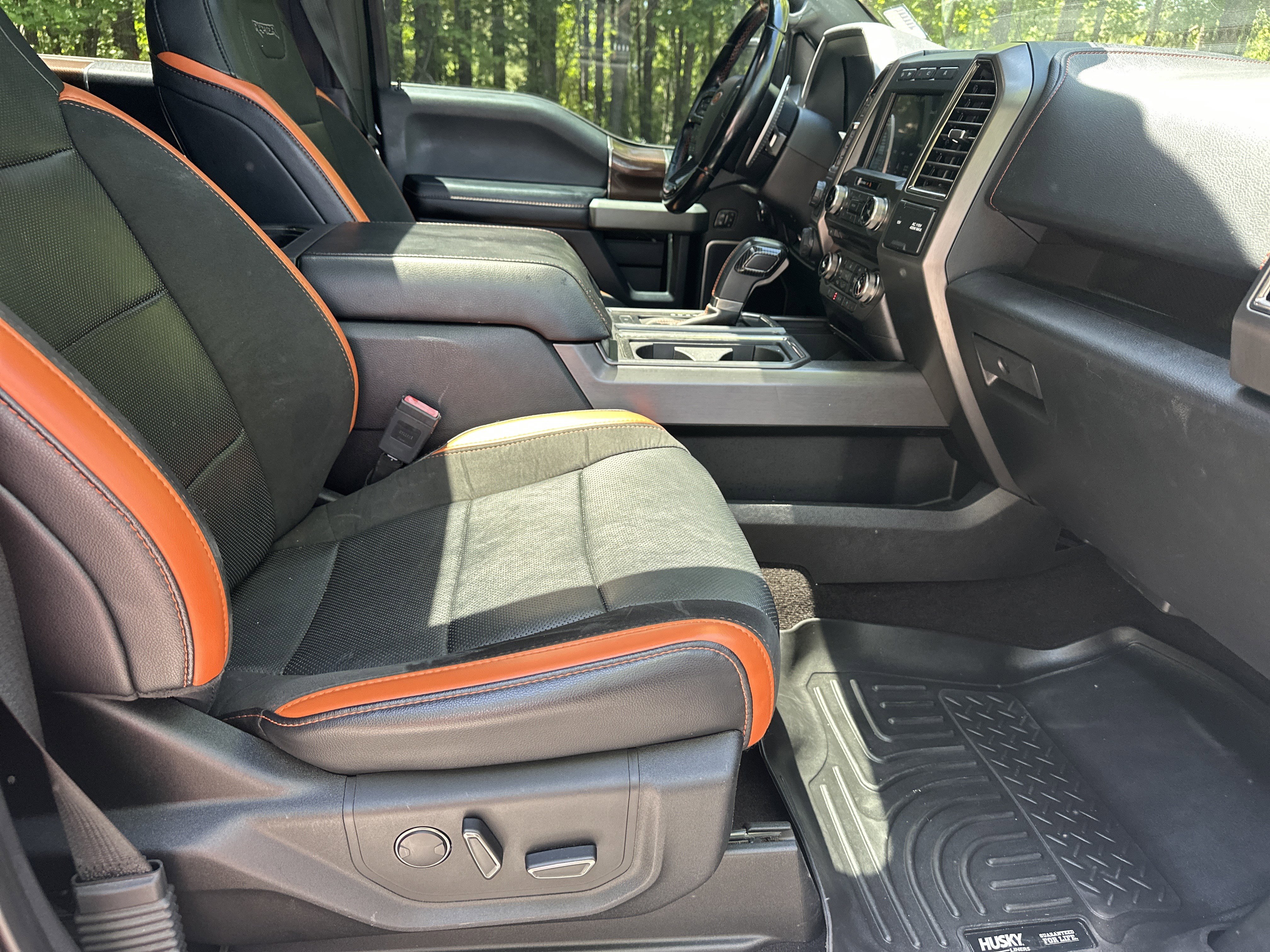 Used 2018 Ford F150 Raptor w/ Equipment Group 802A Luxury AWD/4WD image 16