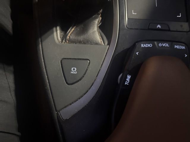 Used 2020 Lexus UX 200 image 17