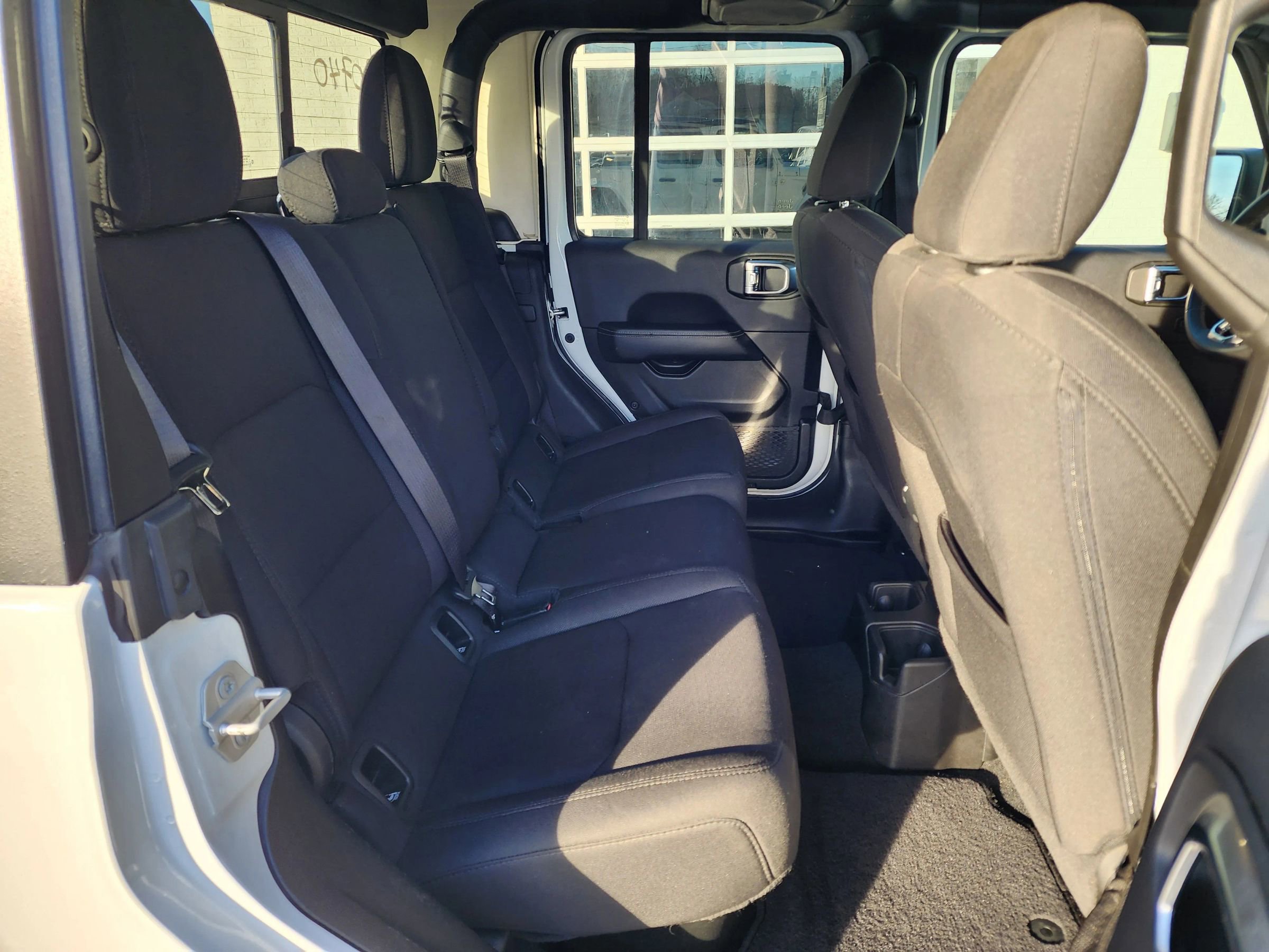 Used 2023 Jeep Gladiator Overland image 15