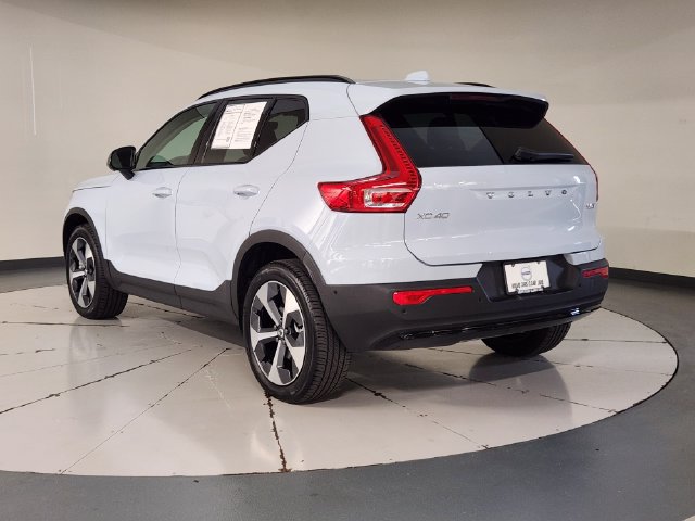 Certified 2026 Volvo XC40 B5 Plus AWD/4WD image 6