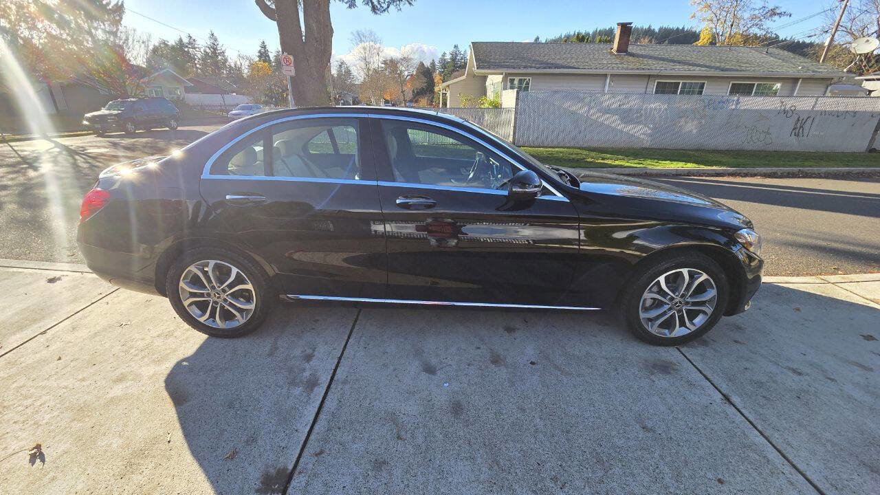 Used 2017 Mercedes-Benz C 300 4MATIC Sedan image 4