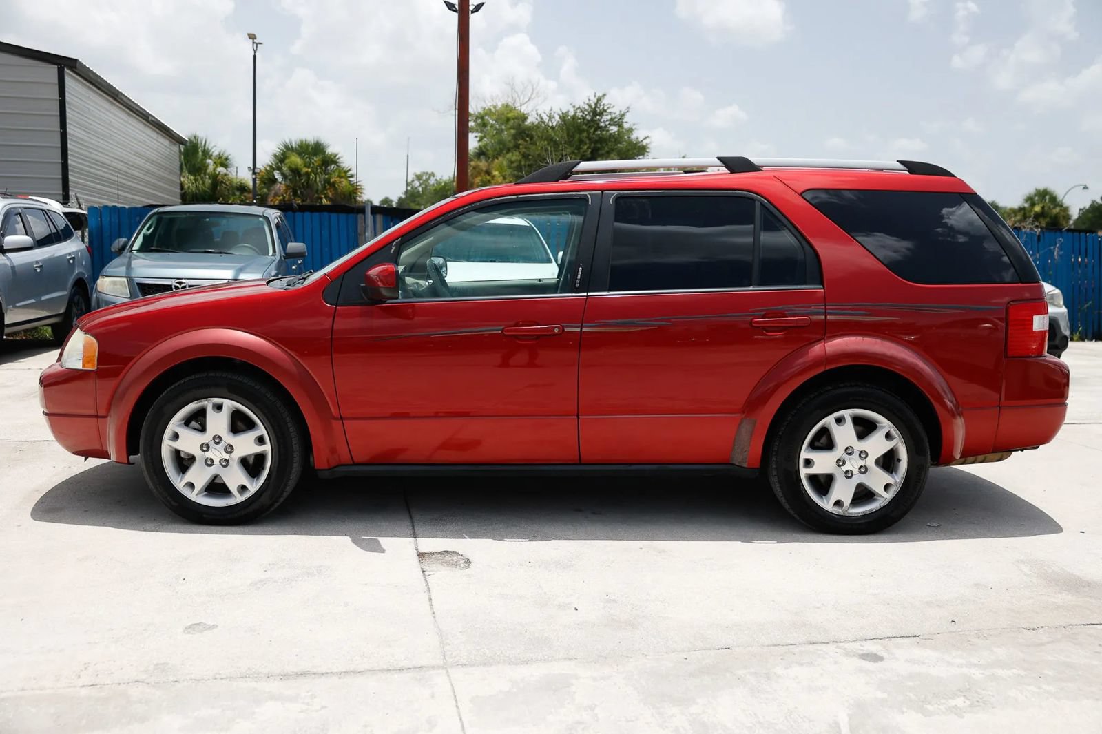 Used 2007 Ford Freestyle Limited FWD image 2