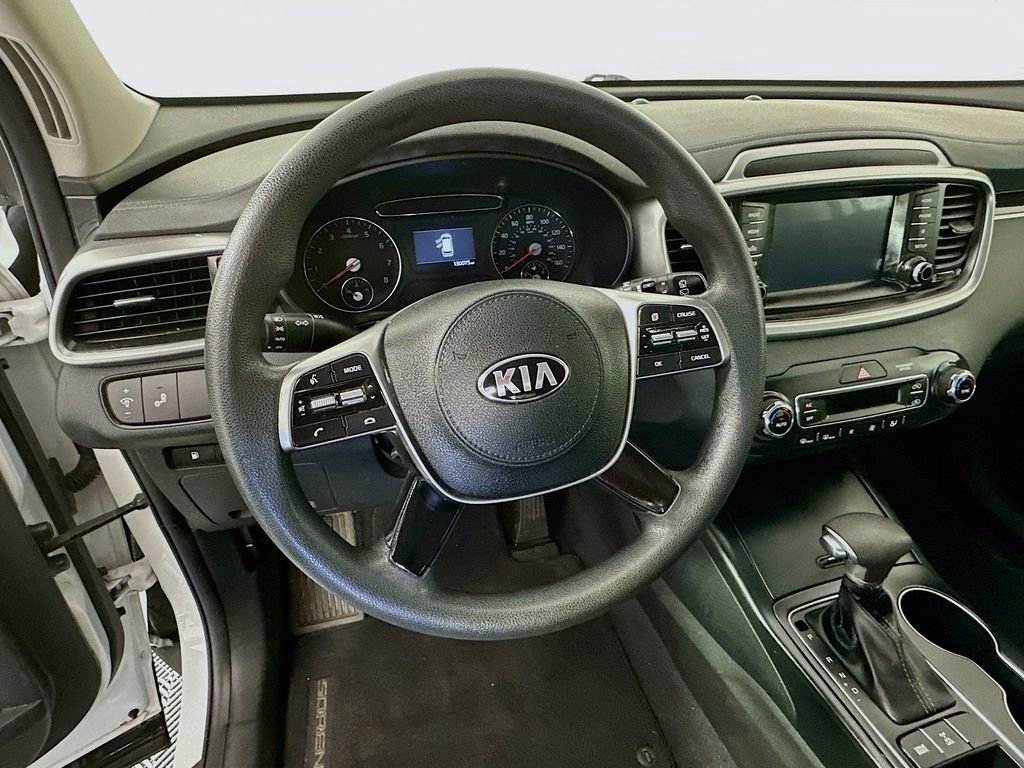 Used 2019 Kia Sorento LX image 11