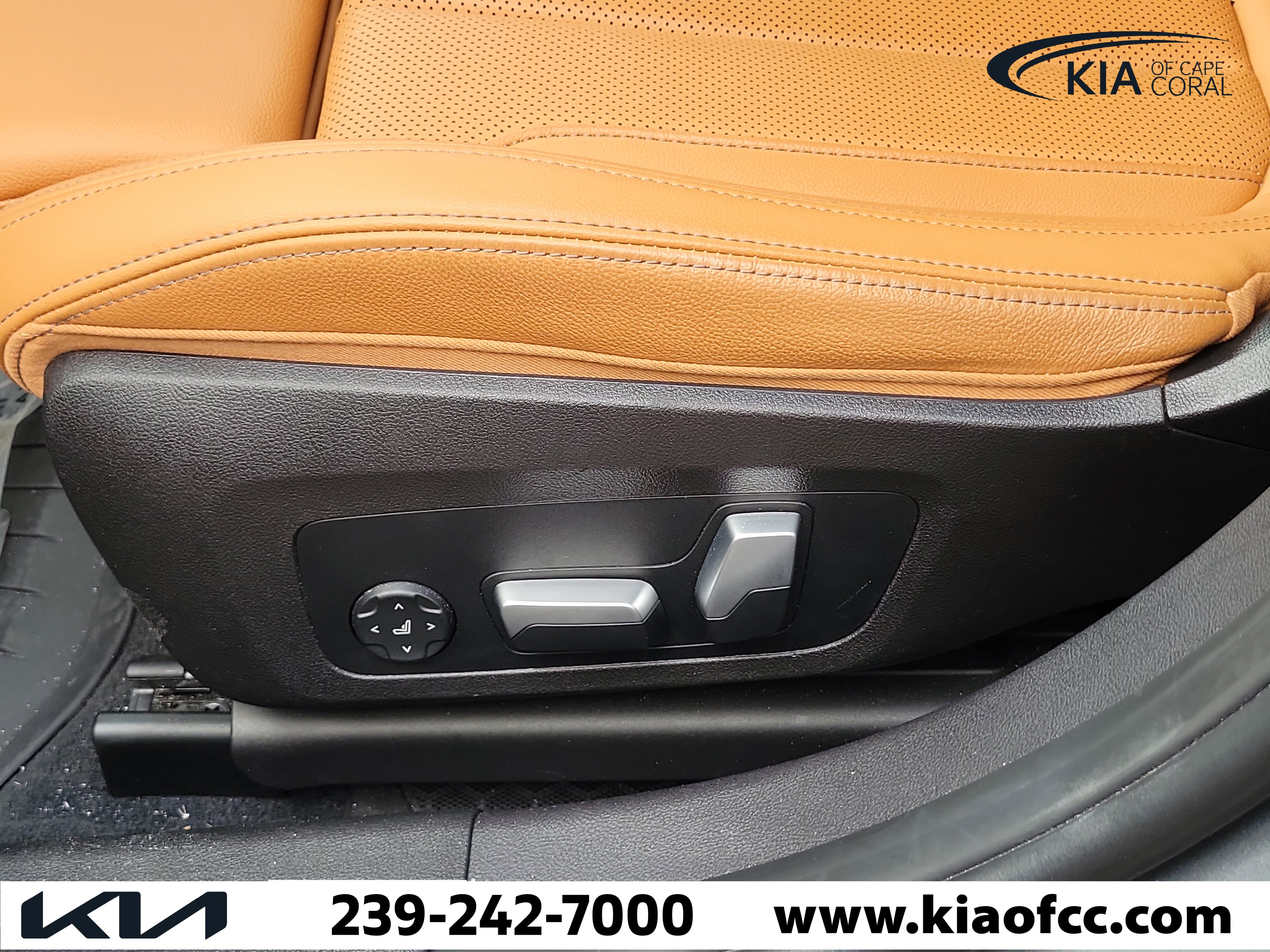 Used 2023 BMW 330i Sedan w/ Convenience Package RWD image 25