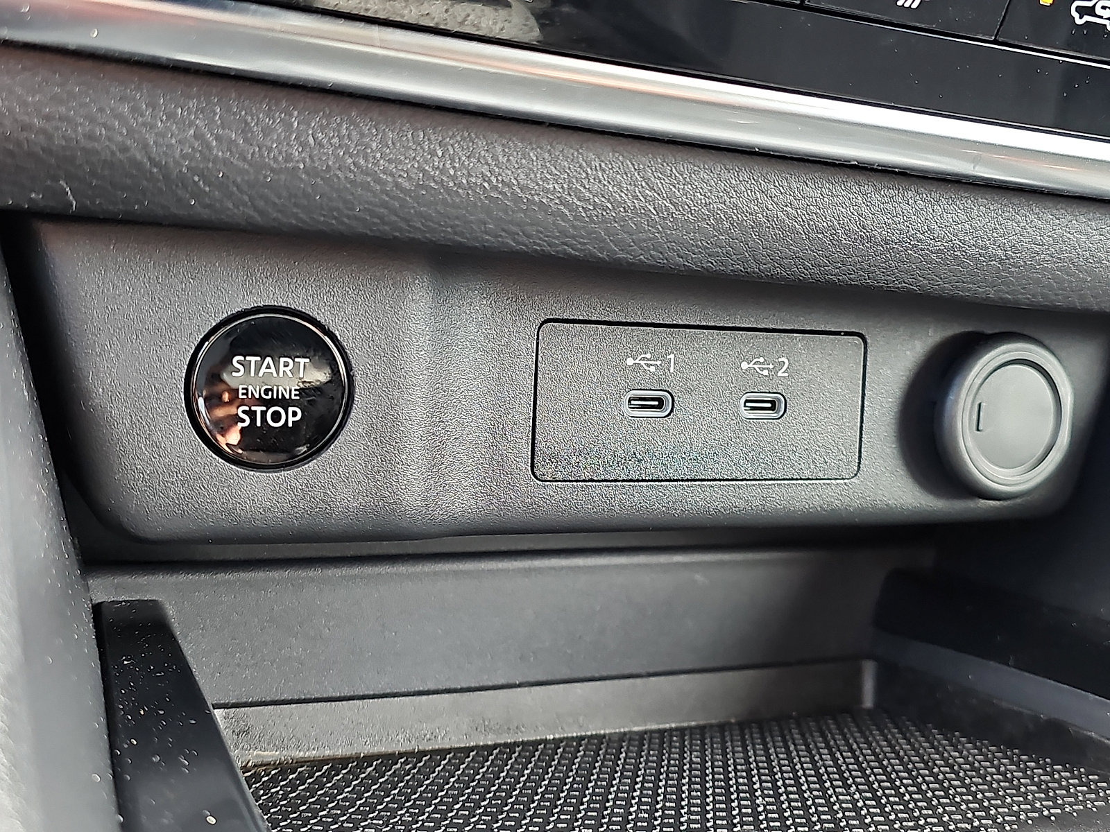 Certified 2025 Nissan Rogue S image 23