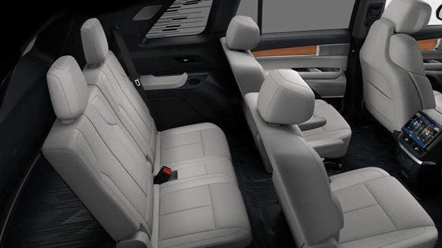 New 2026 Cadillac Vistiq Luxury w/ LPO, Floor Liner Package image 80