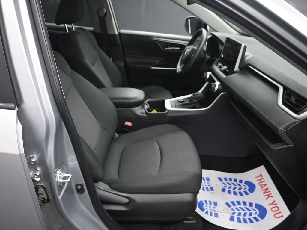 Used 2025 Toyota RAV4 XLE image 37