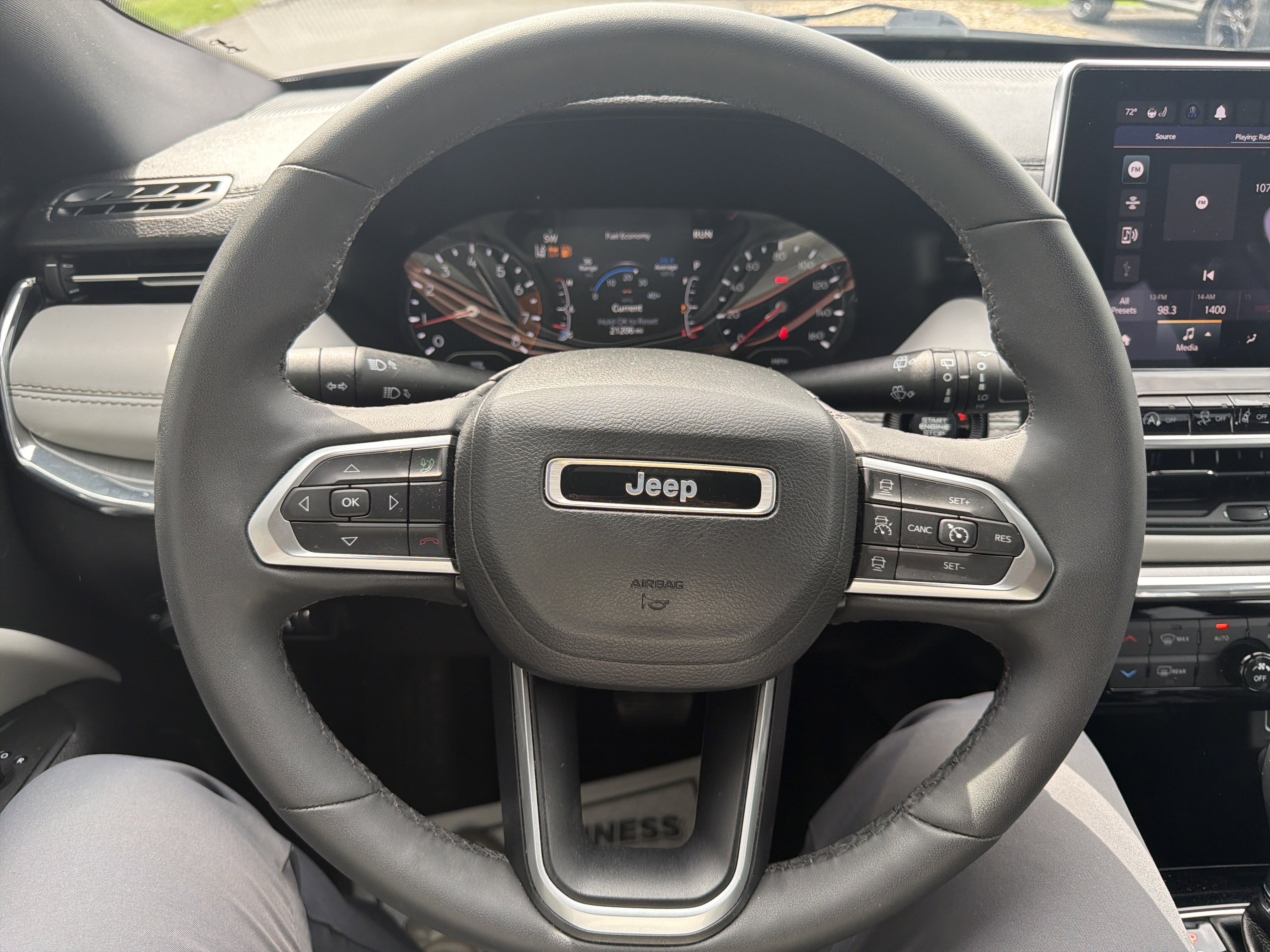 Used 2023 Jeep Compass Limited w/ Elite Group AWD/4WD image 17