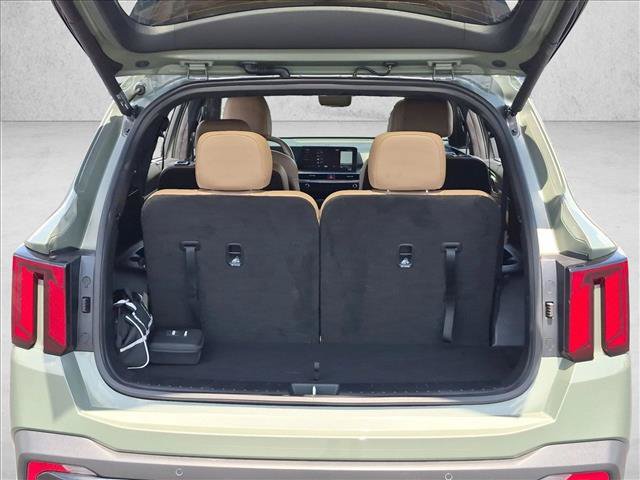 Used 2026 Kia Sorento SX Prestige w/ Olive Brown Leather Package AWD/4WD image 6