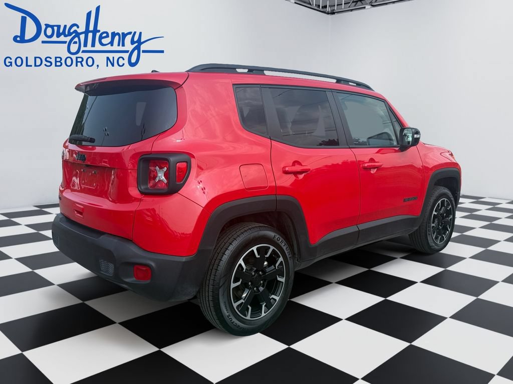Used 2023 Jeep Renegade Latitude AWD/4WD image 5