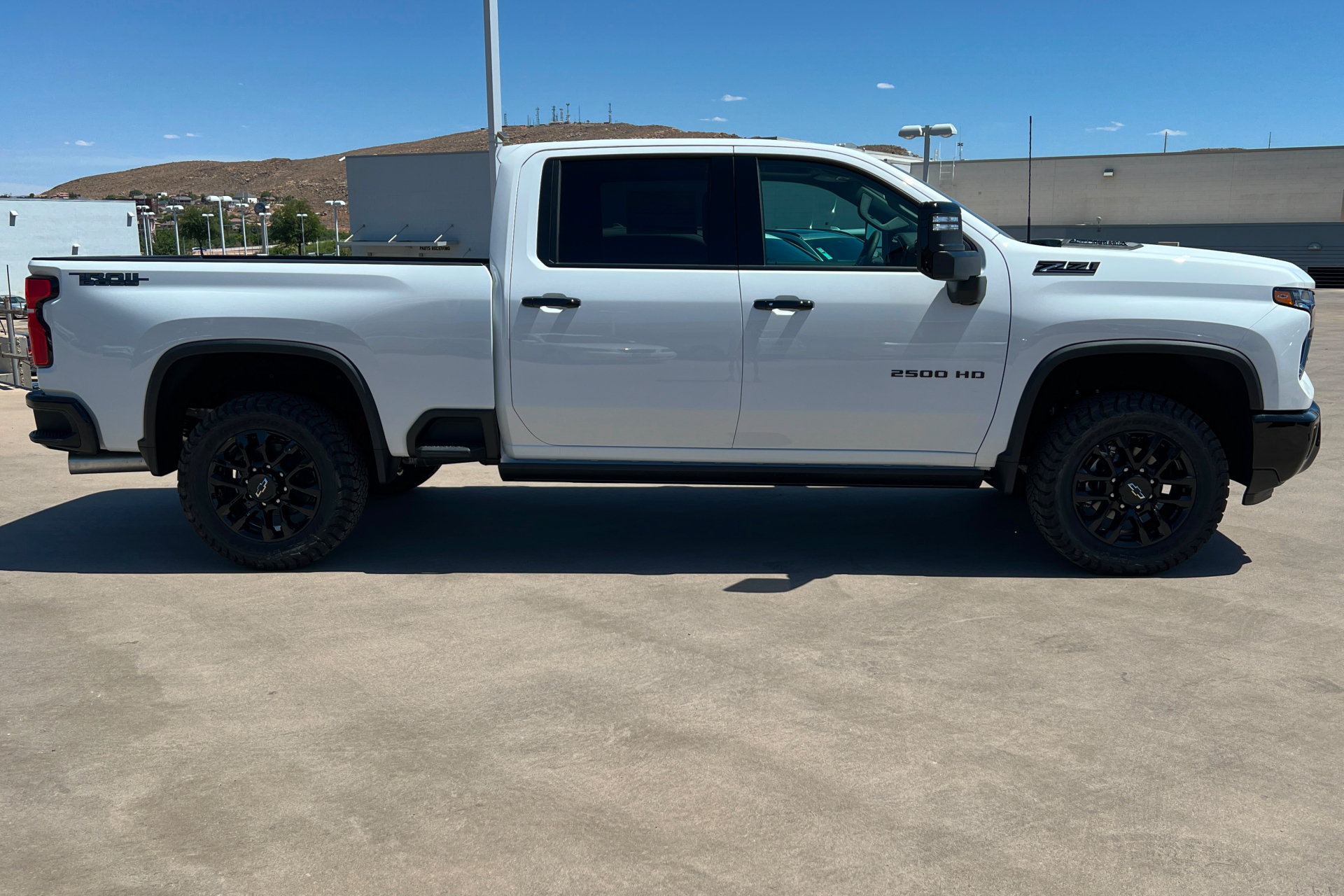 New 2026 Chevrolet Silverado 2500 LTZ w/ LTZ Plus Package AWD/4WD image 7