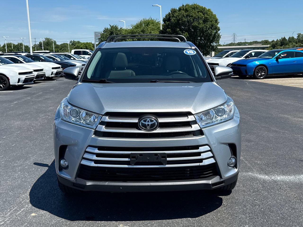Used 2019 Toyota Highlander XLE FWD image 8