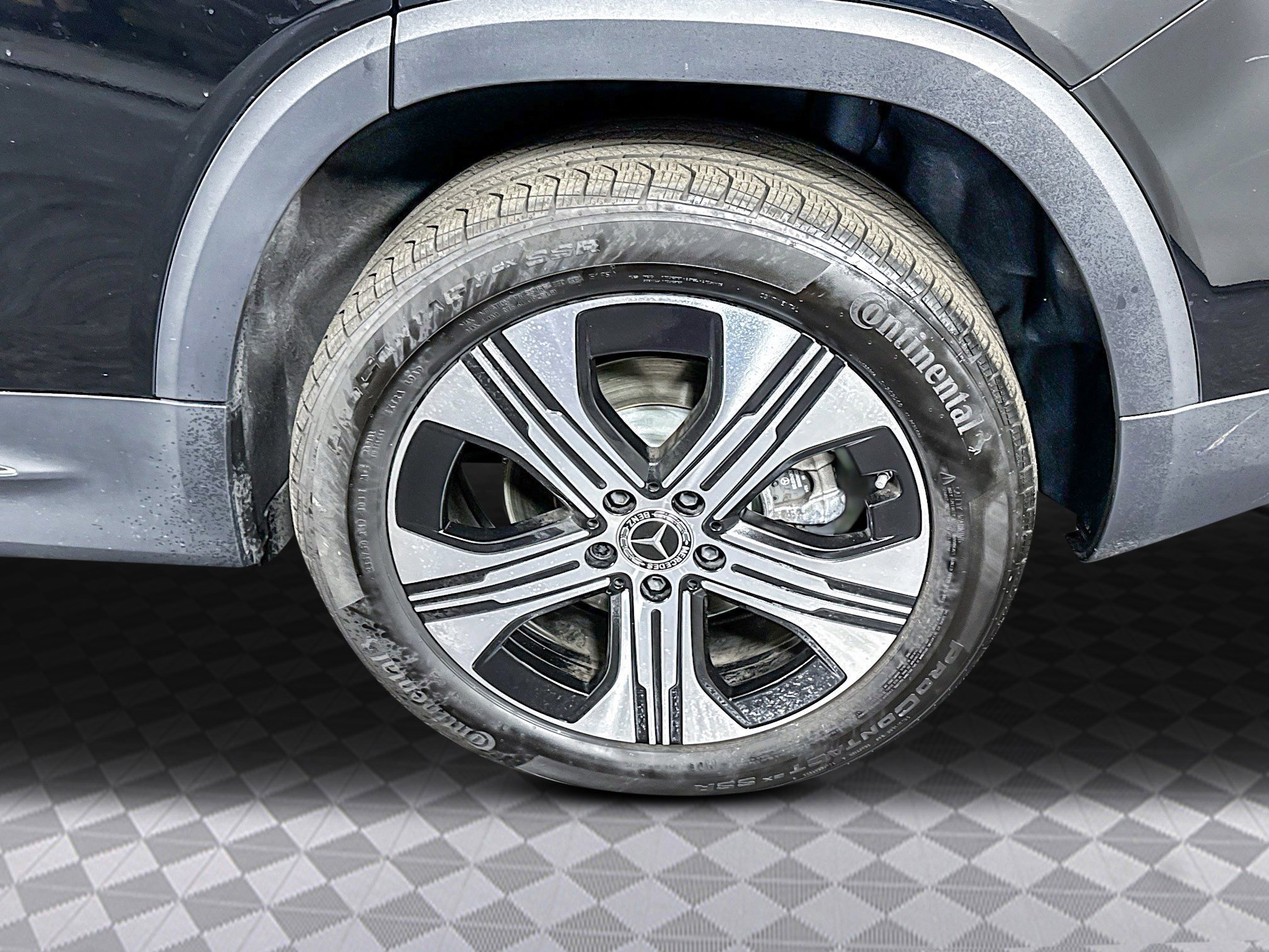 Used 2024 Mercedes-Benz EQB 300 4MATIC image 37