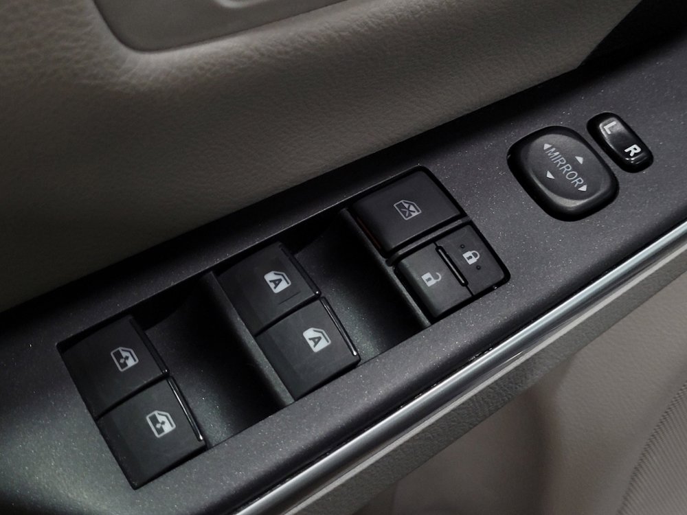 Used 2015 Toyota Camry XLE image 27