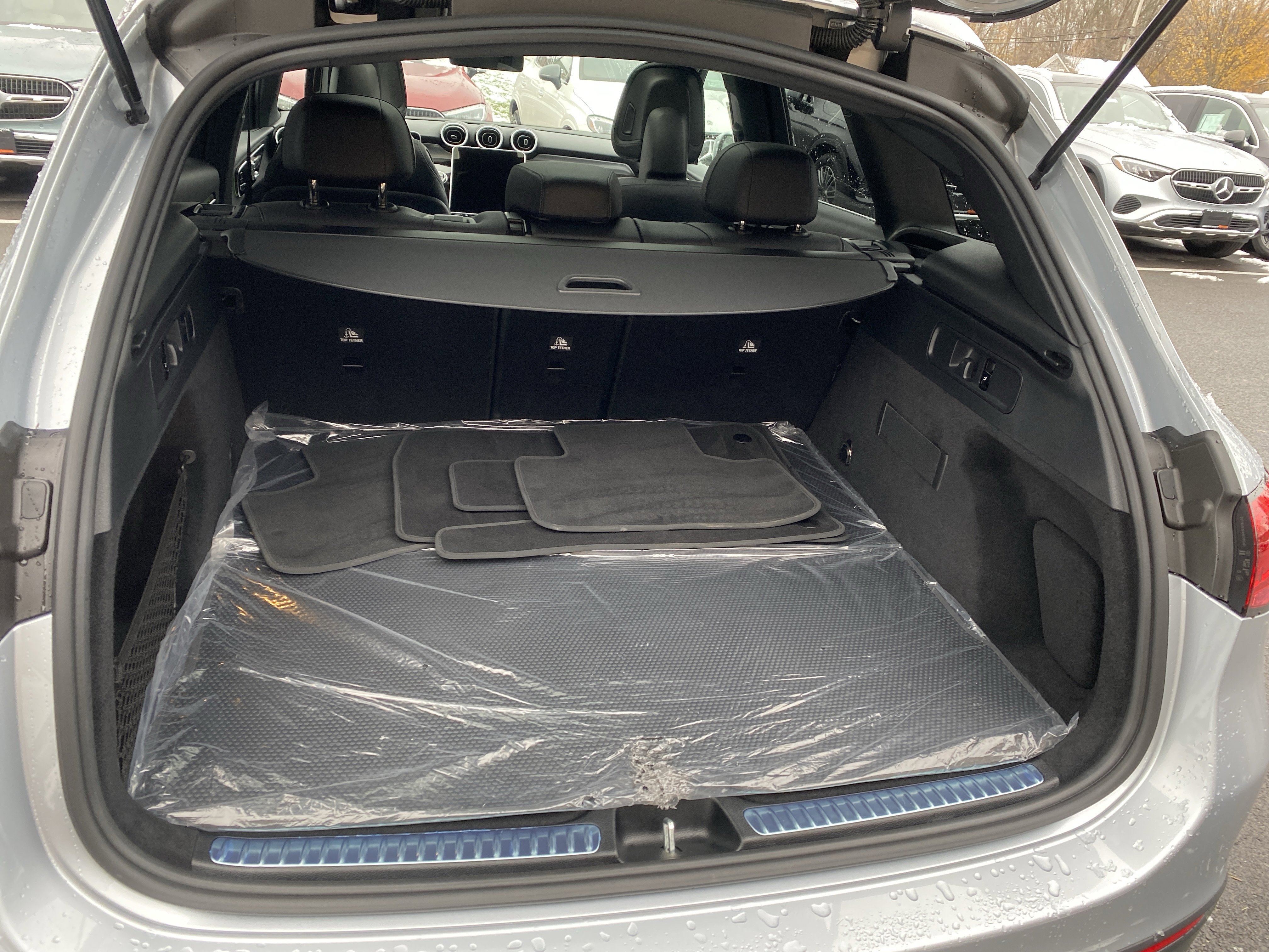 Used 2025 Mercedes-Benz GLC 300 4MATIC image 24